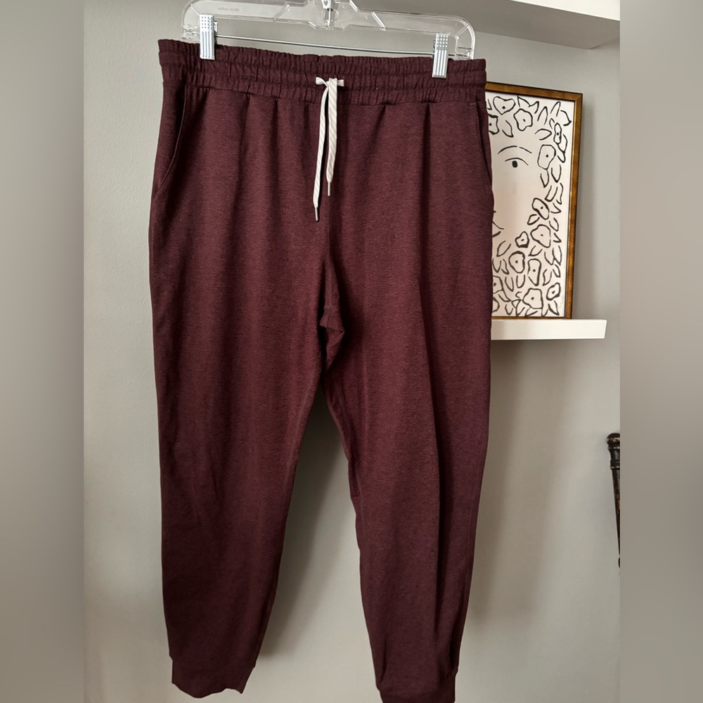 Women’s Vuori performance jogger size large